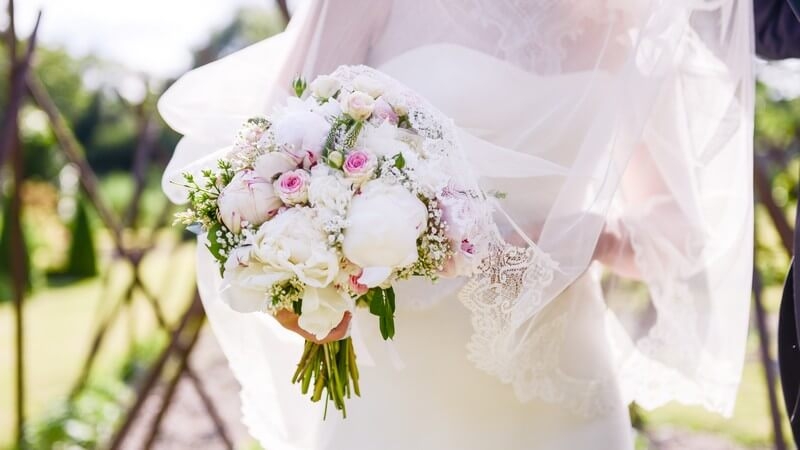 MonaLisa wedding planner tours 37 fleurs mariée bouquet