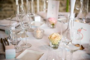 MonaLisa wedding planner tours 37 organisation mariage décoration table fleurs photophores élégant thème pastel