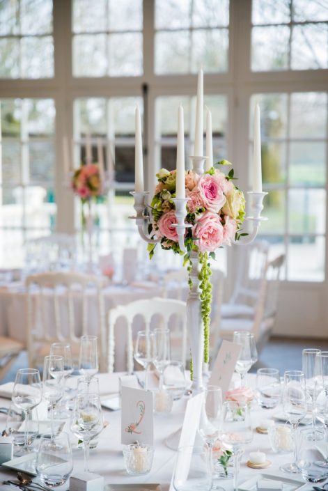 wedding planner tours mariage chateau vaudere décoration chandeliers fleurs pastel