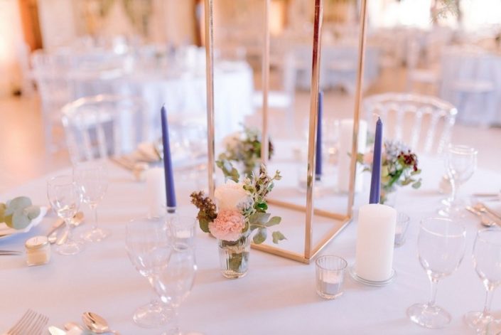 décoration table mariage jallanges fleurs nappe bleu eucalyptus